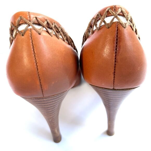 Johnston and Murphy leather lace up side heels. Sz 9 - Picture 3 of 9